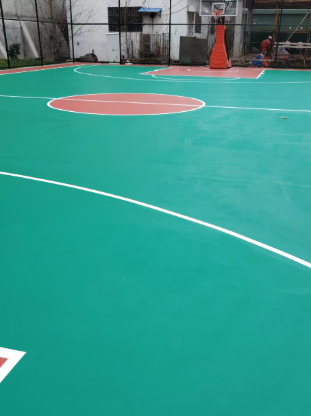 桂东 球场长期使用易出现地面开裂